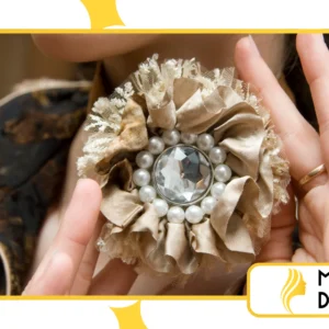 Tendência de brooch revival: acessórios que elevam qualquer look