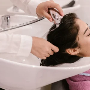 Como o hair botox capilar age nos fios danificados