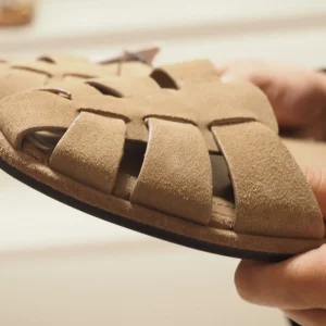 Guia de sandália fisherman para produções sofisticadas
